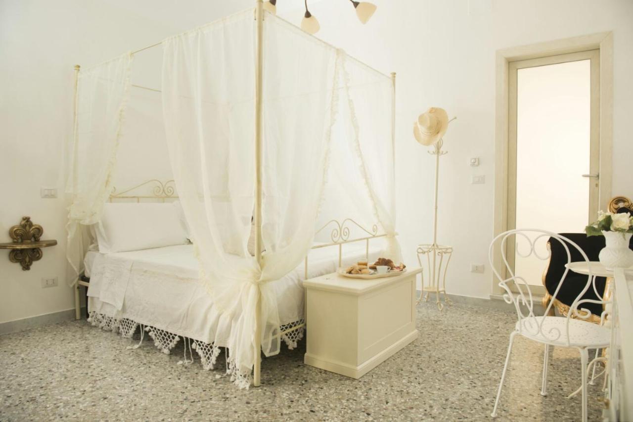 تْشيستيرنِنو Dimora Cappuccini Guest House المظهر الخارجي الصورة