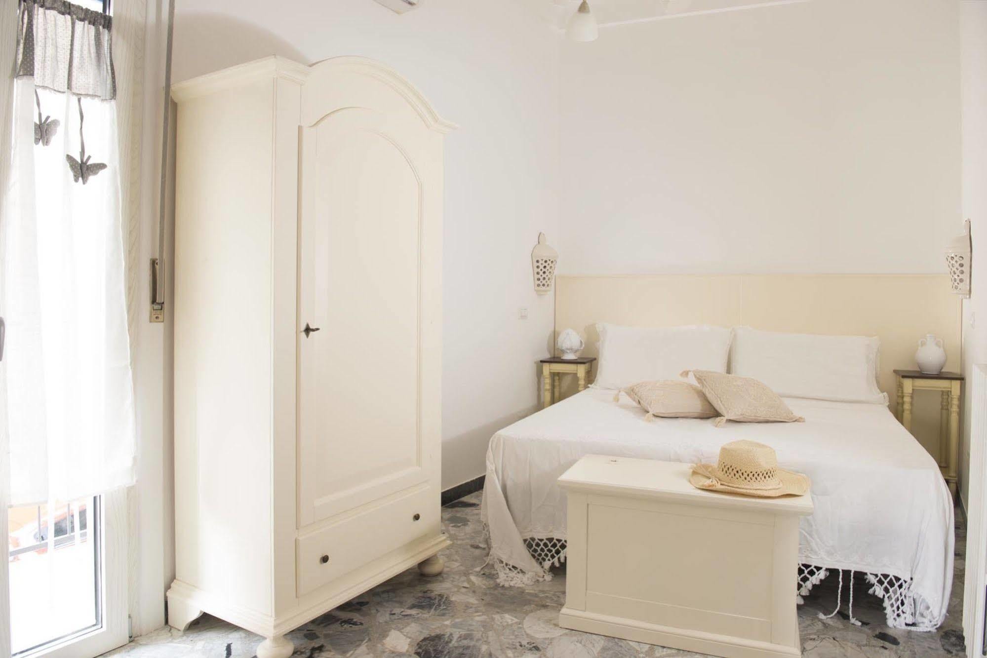 تْشيستيرنِنو Dimora Cappuccini Guest House المظهر الخارجي الصورة